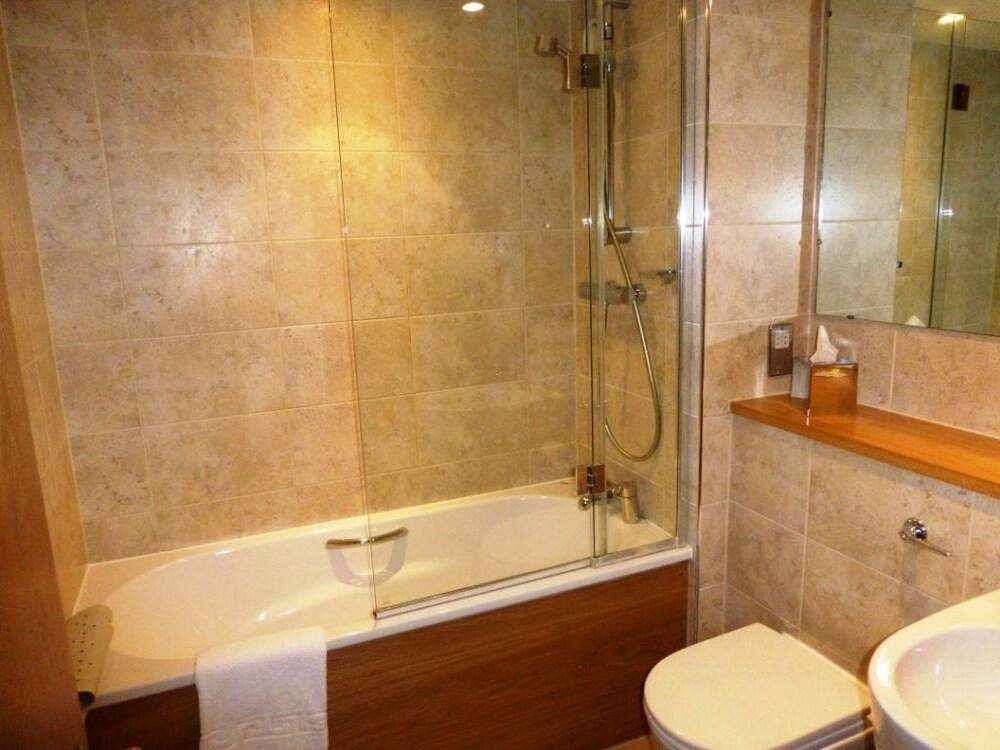 Beales Hotel Hatfield  Eksteriør billede